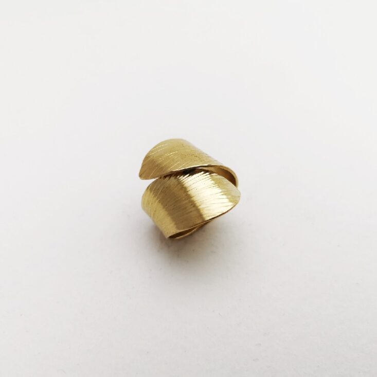 Sárgarézből készült levél mintázatú gyűrű